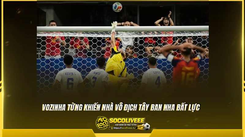 Vozinha từng khiến nhà vô địch Tây Ban Nha bất lực Vozinha từng khiến nhà vô địch Tây Ban Nha bất lực